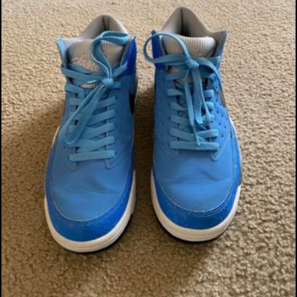 NIKE Air Flight Classic Basketball size 9.5
